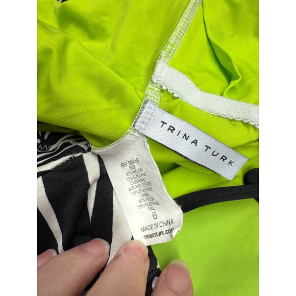 Trina Turk Tanzania Zebra Bandeau One Piece Swimsuit Size 6‎ Black White - Picture 7 of 9